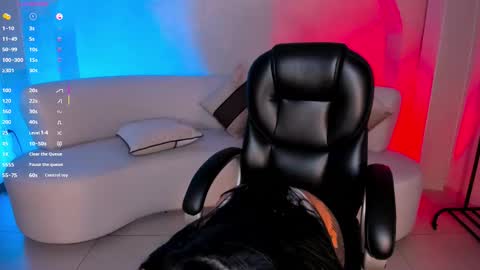 Lizzi  online show from October 2, 9:46 pm