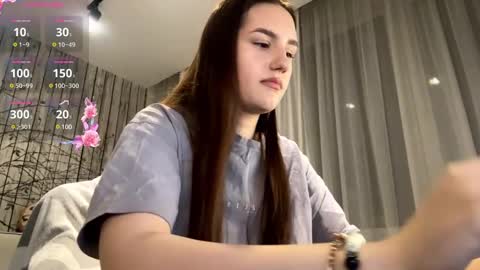 Lizi-Fox online show from December 6, 2:51 am