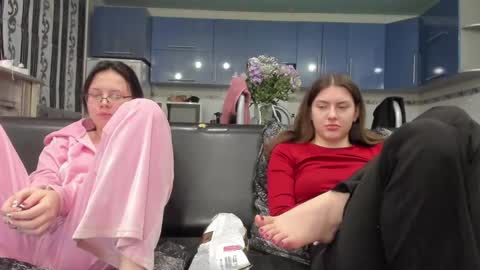 lizzi_muur online show from March 11, 4:40 pm