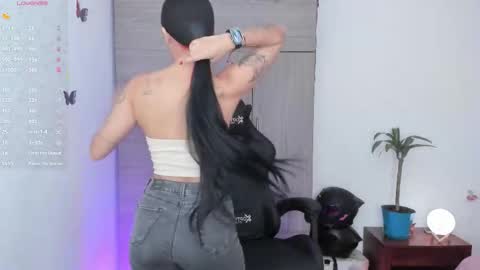 Lizzie online show from November 13, 6:43 pm