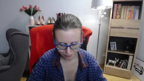 Lizzy online show from November 20, 6:56 am