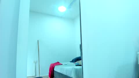 Lizzy hairy pussy online show from January 27, 7:35 pm