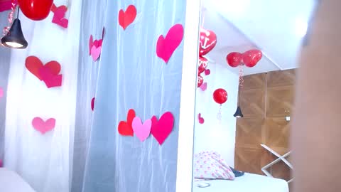 Lizzy hairy pussy online show from February 26, 9:53 pm