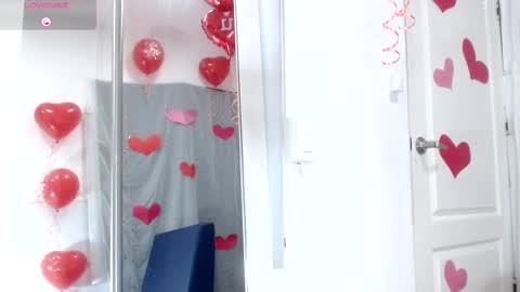 Lizzy hairy pussy online show from February 9, 1:56 pm