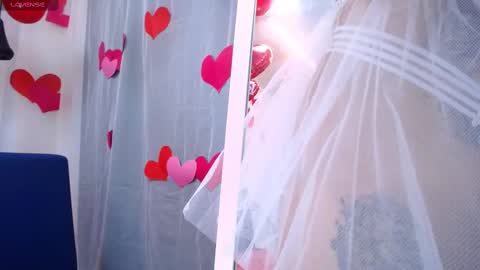 Lizzy hairy pussy online show from February 14, 7:44 pm