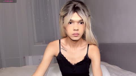 lizzydelrey online show from July 27, 12:08 am