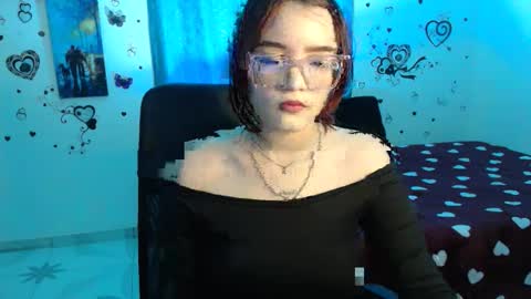 Snapshot of lizzyroses chatting on February 21, 12:28 pm Elizabeth but call me Lizz  online show from February 21, 12:28 pm