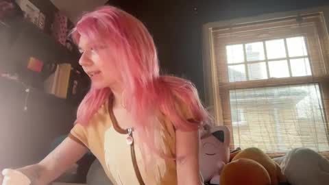 Snapshot of lizzyylovesick chatting on February 21, 2:06 pm lizzybunny online show from February 21, 2:06 pm