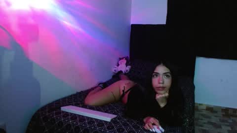 lliamm 2 online show from November 16, 7:54 am