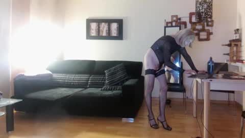 llum online show from October 6, 6:48 pm