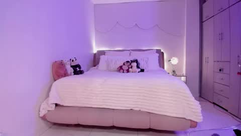 Kloe see you 28-11  to celebrate my birthday online show from March 21, 9:30 pm