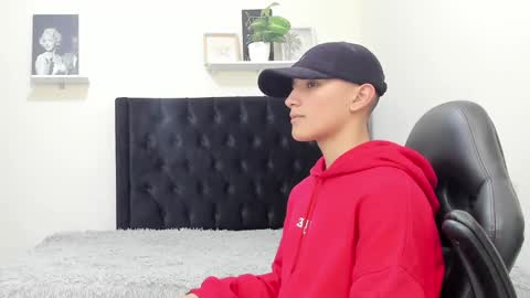 Logan Lux online show from December 24, 2:54 pm