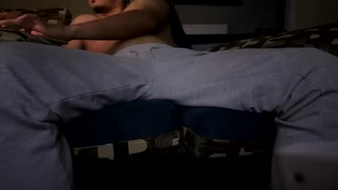 logandaimond online show from December 5, 2:33 am