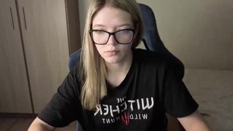 Logan and Katana online show from December 5, 4:05 pm