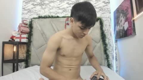 loganjhonson online show from November 26, 2:53 am