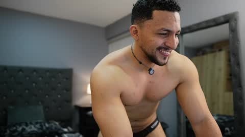 loganmartinx online show from March 24, 1:11 am