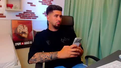 LoganStroud online show from July 26, 6:44 am