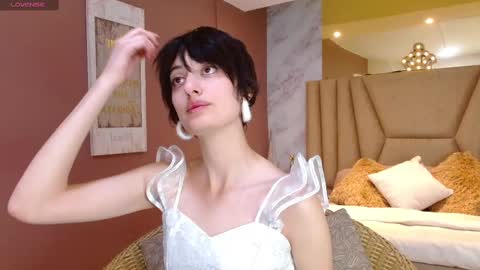 Lola online show from September 21, 1:59 pm