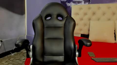 lola red online show from February 27, 2:21 pm