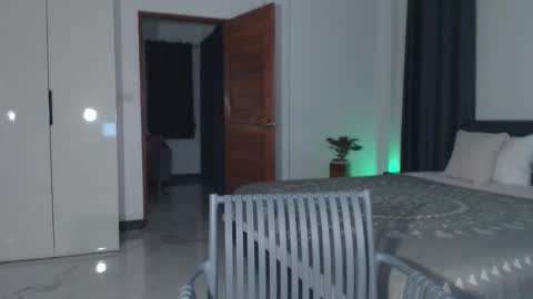 Lola online show from February 15, 1:54 pm