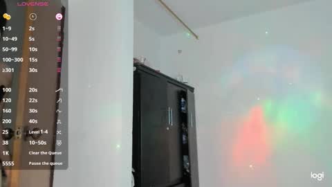 Lola  help me get to 100 thumbs online show from March 6, 3:33 pm