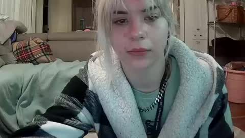 Snapshot of lolalixx6969 chatting on October 12, 5:33 am Lola Lixx online show from October 12, 5:33 am