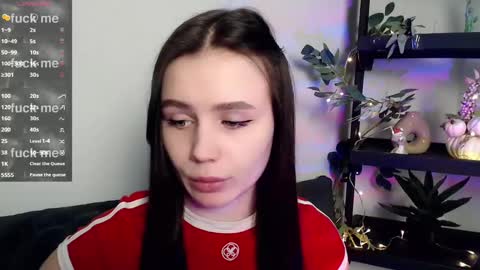 lolapalmer_ online show from February 17, 7:23 pm