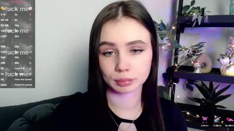lolapalmer_ online show from February 21, 7:21 pm