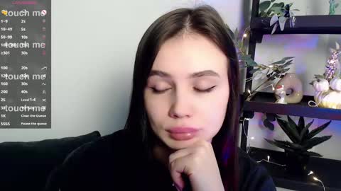 lolapalmer_ online show from February 24, 10:58 pm
