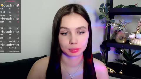 lolapalmer_ online show from March 10, 2:28 am