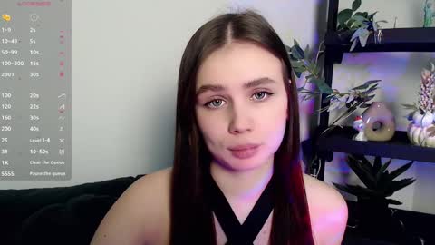 lolapalmer_ online show from February 9, 8:13 pm