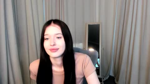 Snapshot of lolla_awesome chatting on October 23, 9:33 am Lolla online show from October 23, 9:33 am