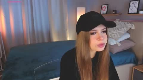 Lola online show from November 12, 8:05 am