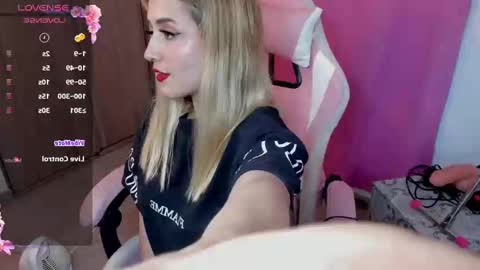 Lolly  online show from January 17, 1:15 am