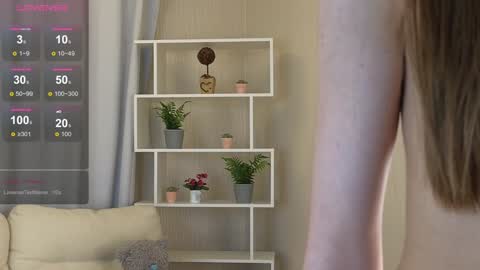 Snapshot of lolly_monica chatting on January 4, 7:13 pm Monica online show from January 4, 7:13 pm