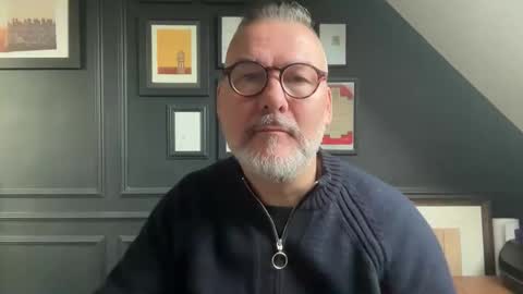 EnglishBear online show from December 19, 9:16 am