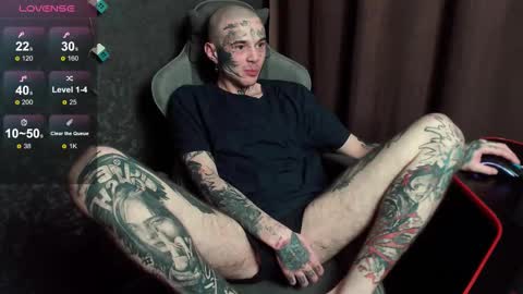 Snapshot of lone1ycrystal chatting on October 5, 9:44 pm Chris online show from October 5, 9:44 pm