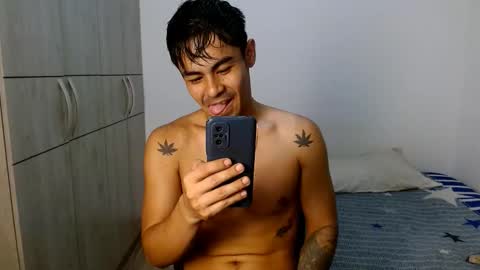 lonelydick2002 online show from November 2, 4:12 am