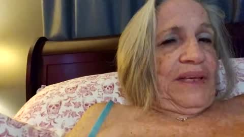 lonelylana1955 online show from October 28, 10:16 am