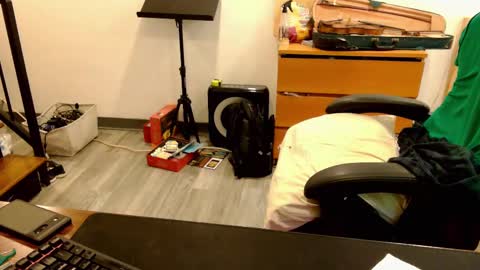 Peter and Ash online show from October 31, 9:59 pm