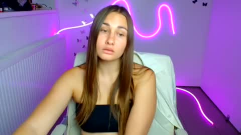 Lora online show from August 3, 5:42 am