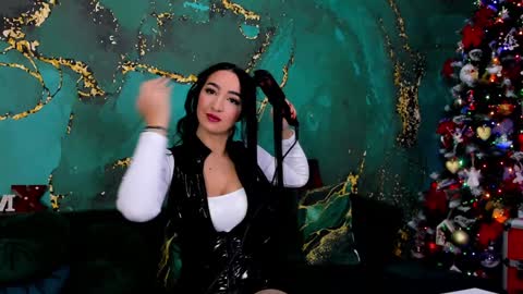 Snapshot of lorawarnner chatting on December 13, 5:16 am Miss online show from December 13, 5:16 am