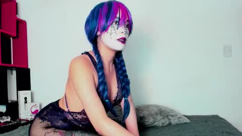 Lore Depp online show from February 4, 5:33 am