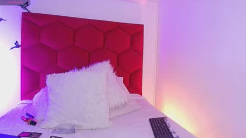 LORELI online show from December 15, 3:46 am