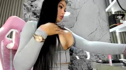 Doll Queen online show from July 25, 6:17 pm