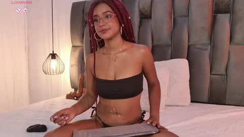 Lorena Vieira  online show from September 14, 8:32 pm