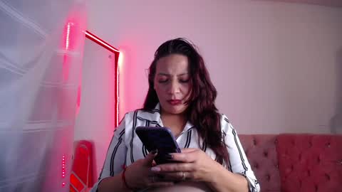 Snapshot of lorenalover24 chatting on February 4, 1:23 am Lorena online show from February 4, 1:23 am