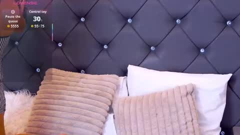 Lorenne Mays online show from October 27, 2:44 am