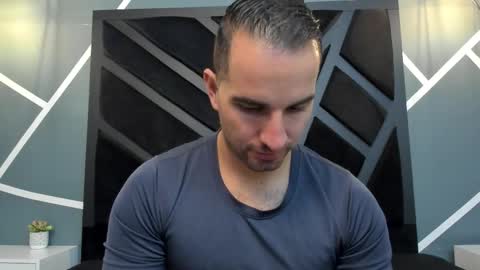  L O R E N Z O  Thumbs Up help  online show from September 8, 5:56 pm