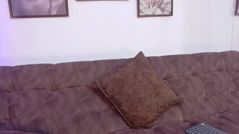 loretahorny online show from December 20, 2:13 pm